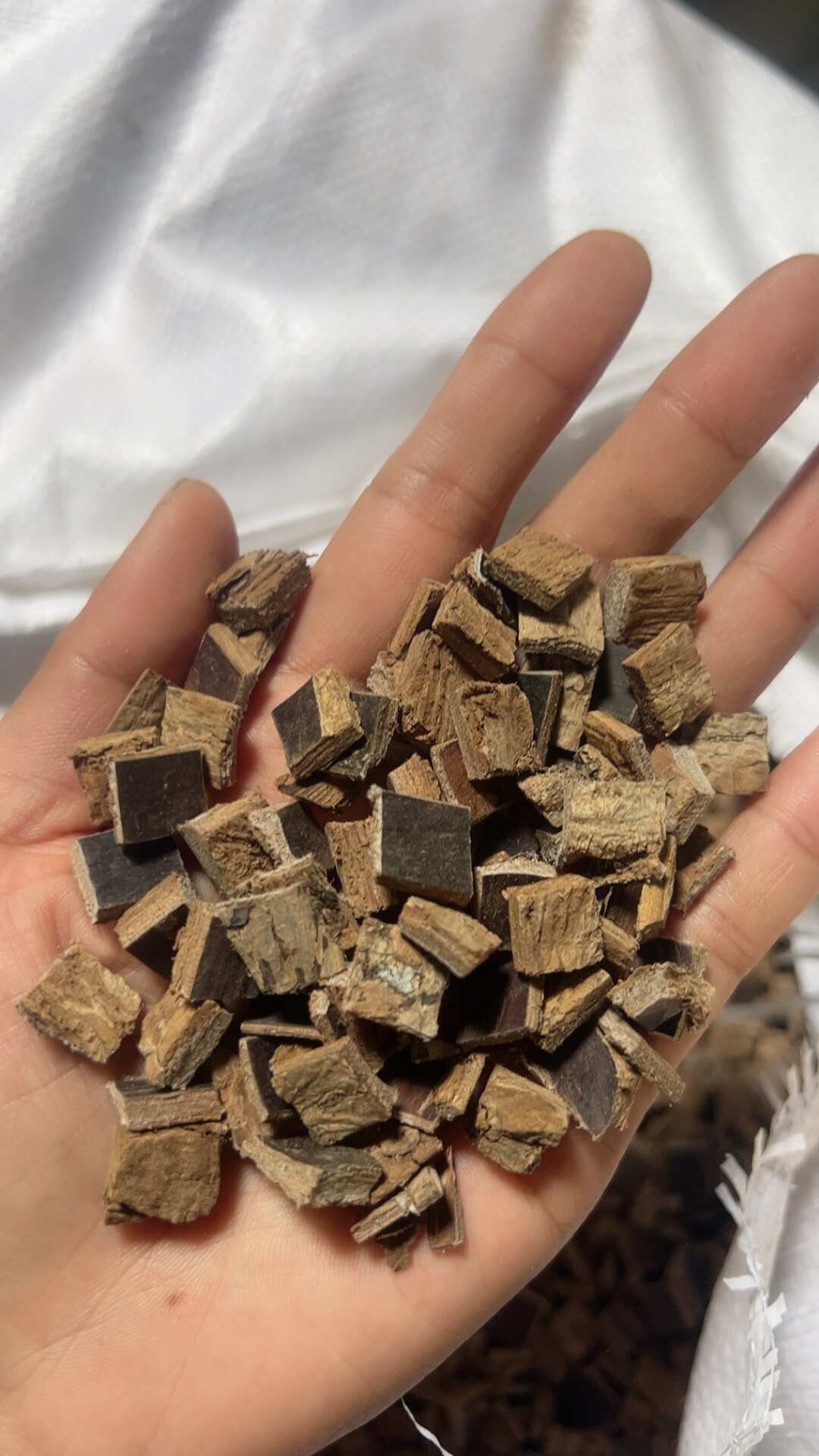 百年老树杜仲皮中药材批发正品杜仲茶厚皮泡茶煲汤泡酒补腰阳