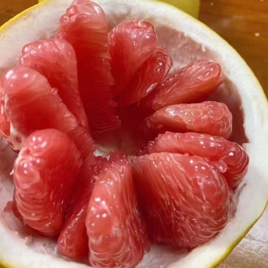 湖北蜜柚，红心柚，皮薄肉嫩，个大颜色好一