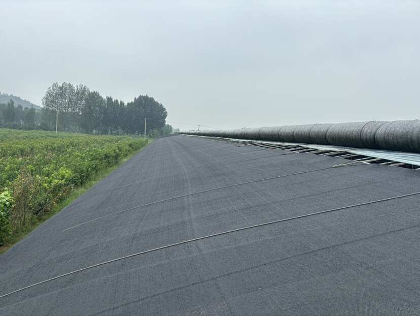 98.8亩土地出售，地块平整，三通，可以续签