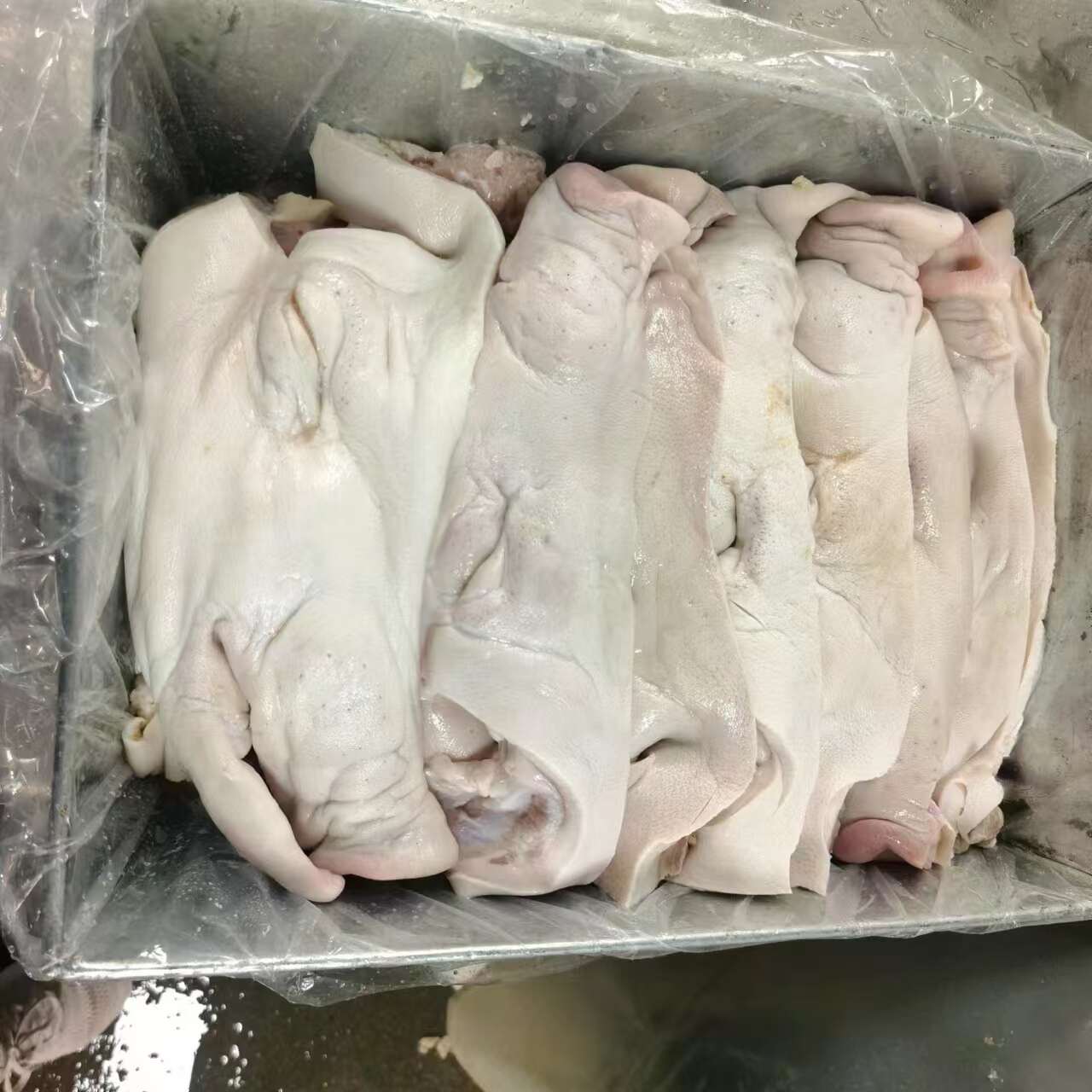 品名:  生扒去骨猪头肉规格:  10/箱 4片左右