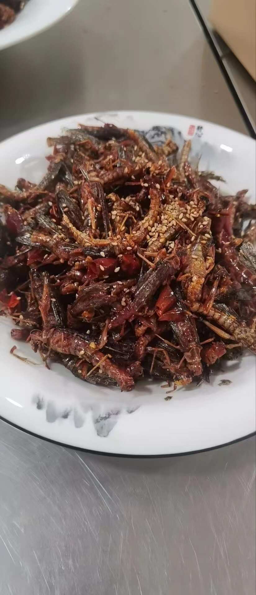 新鲜速冻蚂蚱蝗虫蚱蜢冰冻公母混合装公母带翅蚂蚱油炸椒盐烧烤