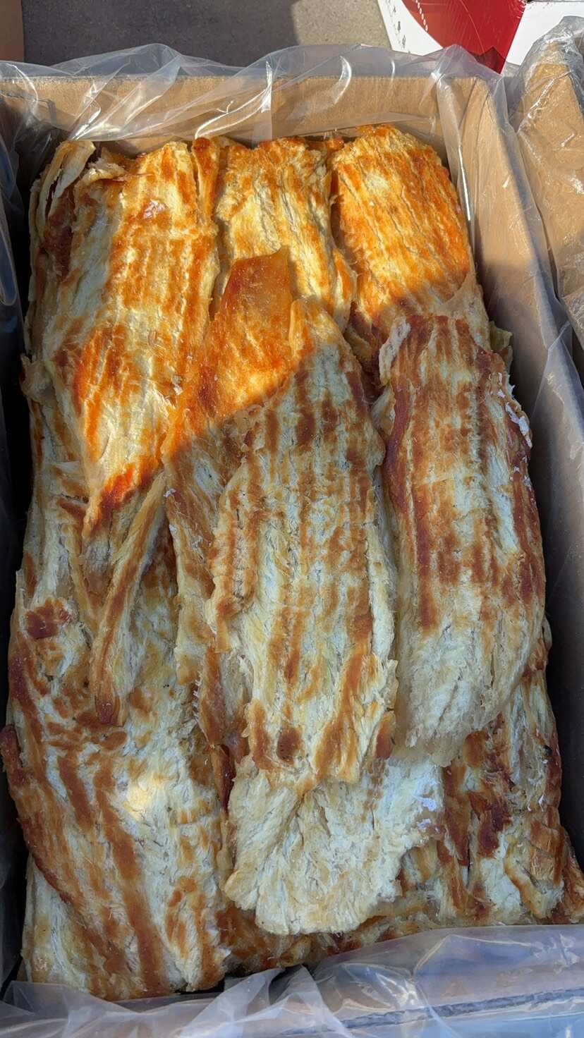 烤鱼片、碳烤鳕鱼片、休闲小零食、高温烘干 ，大量供货