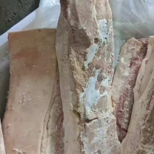 临朐县肥猪带皮三号肉7吨，原始检疫，15200