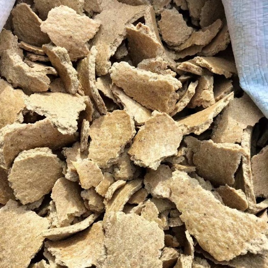 鄄城县本厂常年出售黄豆饼，做饲料，反刍饲料，高蛋白高油脂