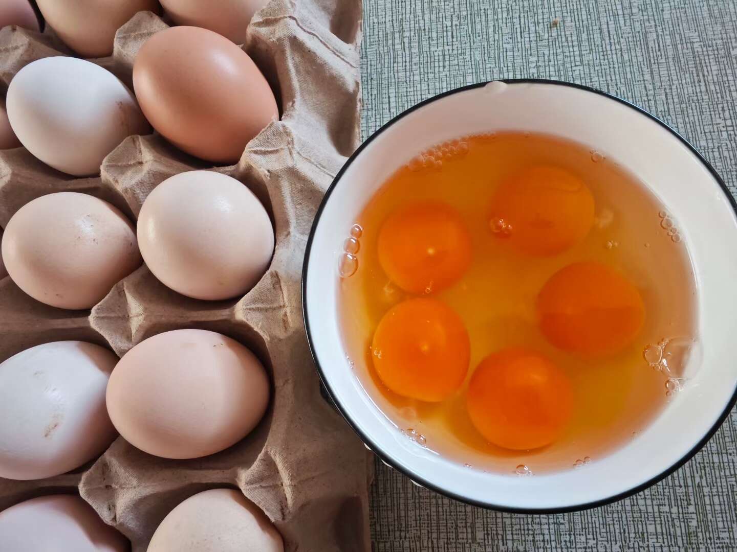 鸡蛋生鲜鸡蛋鲜鸡蛋土鸡蛋农家散养的鸡蛋小鸡蛋草鸡蛋