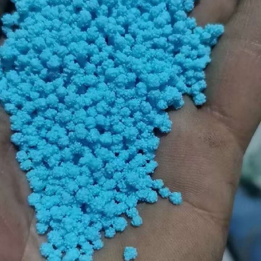 霍州市中量元素水溶肥钙镁硼锌颗粒（全水溶）含量均匀，完全水溶。