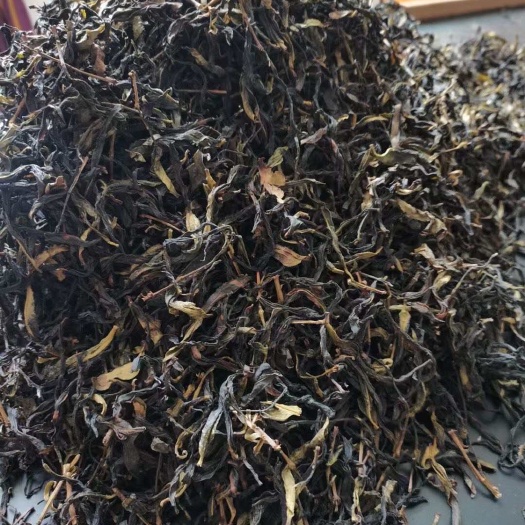 乌龙茶：潮汕凤凰山原产地单丛鸭屎香