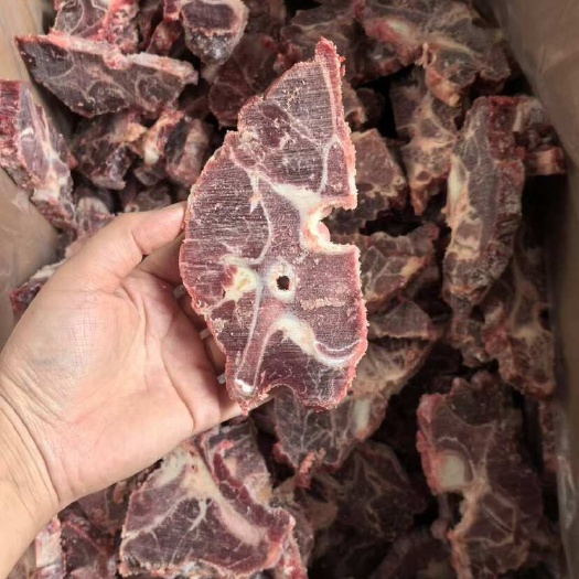 阳信县牛脖骨，满肉牛脖骨切片，可根据要求切割，包损耗，手续齐全。