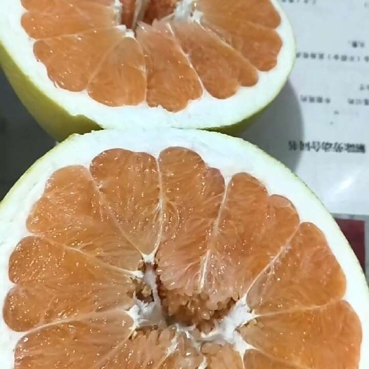 临汾四川黄金柚，皮薄肉厚，酸甜可口，补充维生素，下火的。