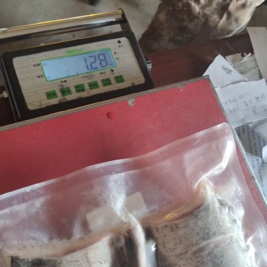 武汉一批花鲢鱼头，便宜处理，欢迎有需要老板咨询