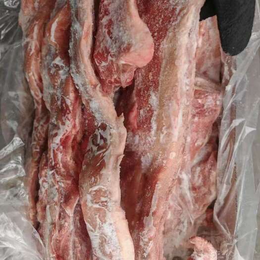 临沂品名: 母猪龙骨边规格: 10公斤箱装日期:  新货