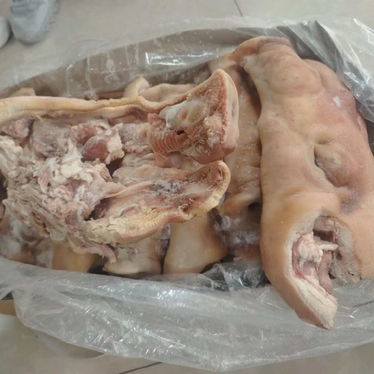 临沂八成熟猪头肉熟猪头肉​去骨  八分熟，老汤上色入味即可