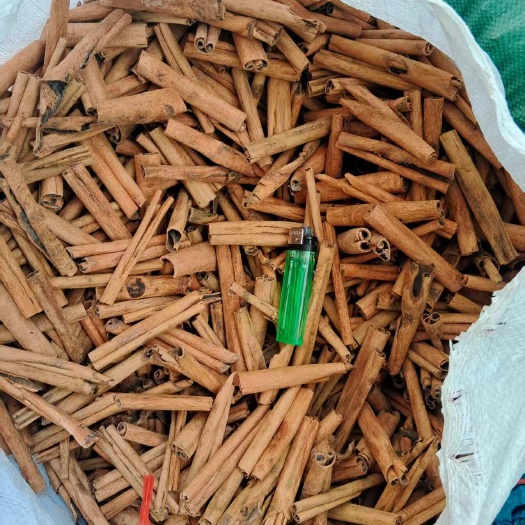 瑞丽市桂皮 50 吨  需要的联系，价格详谈。