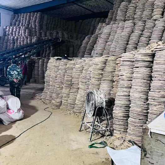 衡阳2025年新鲜出炉大量现货糠饼，水产养殖垂钓打窝