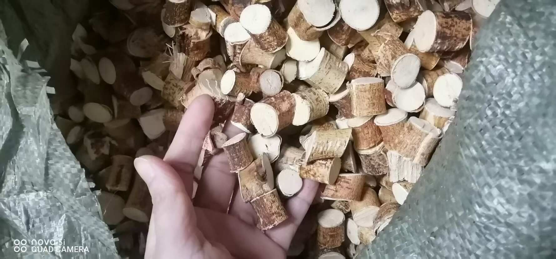 五指毛桃干货切粒，无硫，可煲汤或泡酒