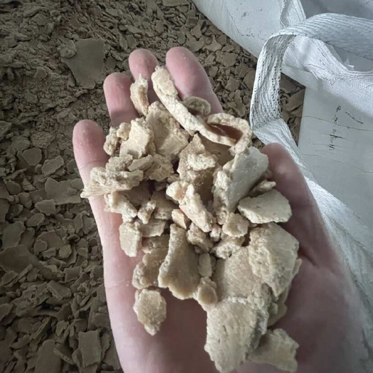 安丘市高蛋白冷榨无红衣花生饼片，可食用，可饲用蛋白55以上