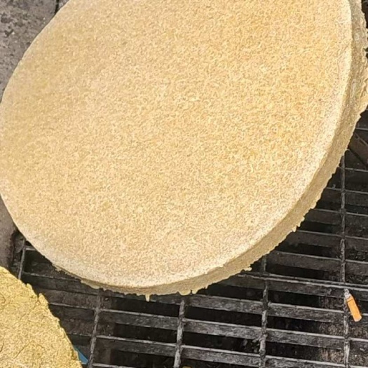 新乡县黄豆饼大豆饼大量现货供应运损包赔厂家直销