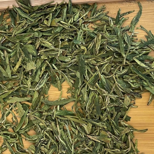 贞丰县价格实惠大众茶，人人喝了都很好，茶香浓郁醇厚，清甜回甘