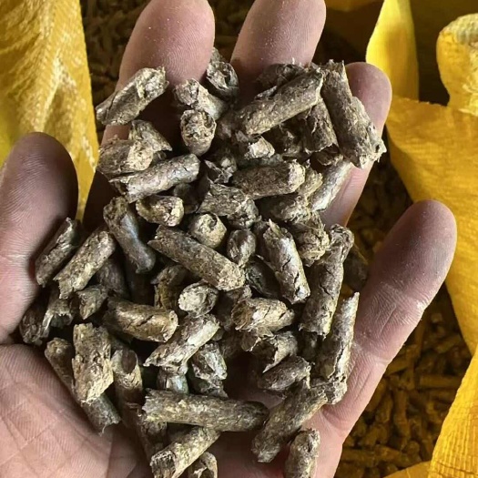 正阳县你好老板请问你需要什么草料我这里有花生秧花生秧叶粉花生秧颗粒