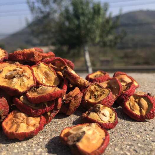 枣庄山东山楂干切完直接晒的，无熏硫，保证质量
