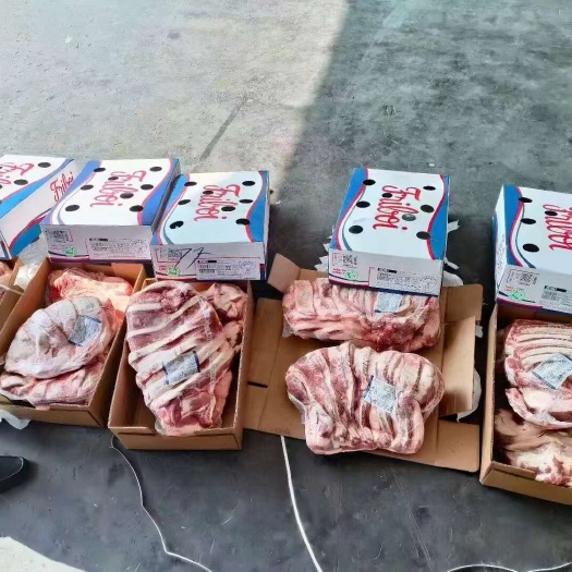 上海巴西JBS牛腩多柜6月份到港上海，有意向老板可细聊，自提