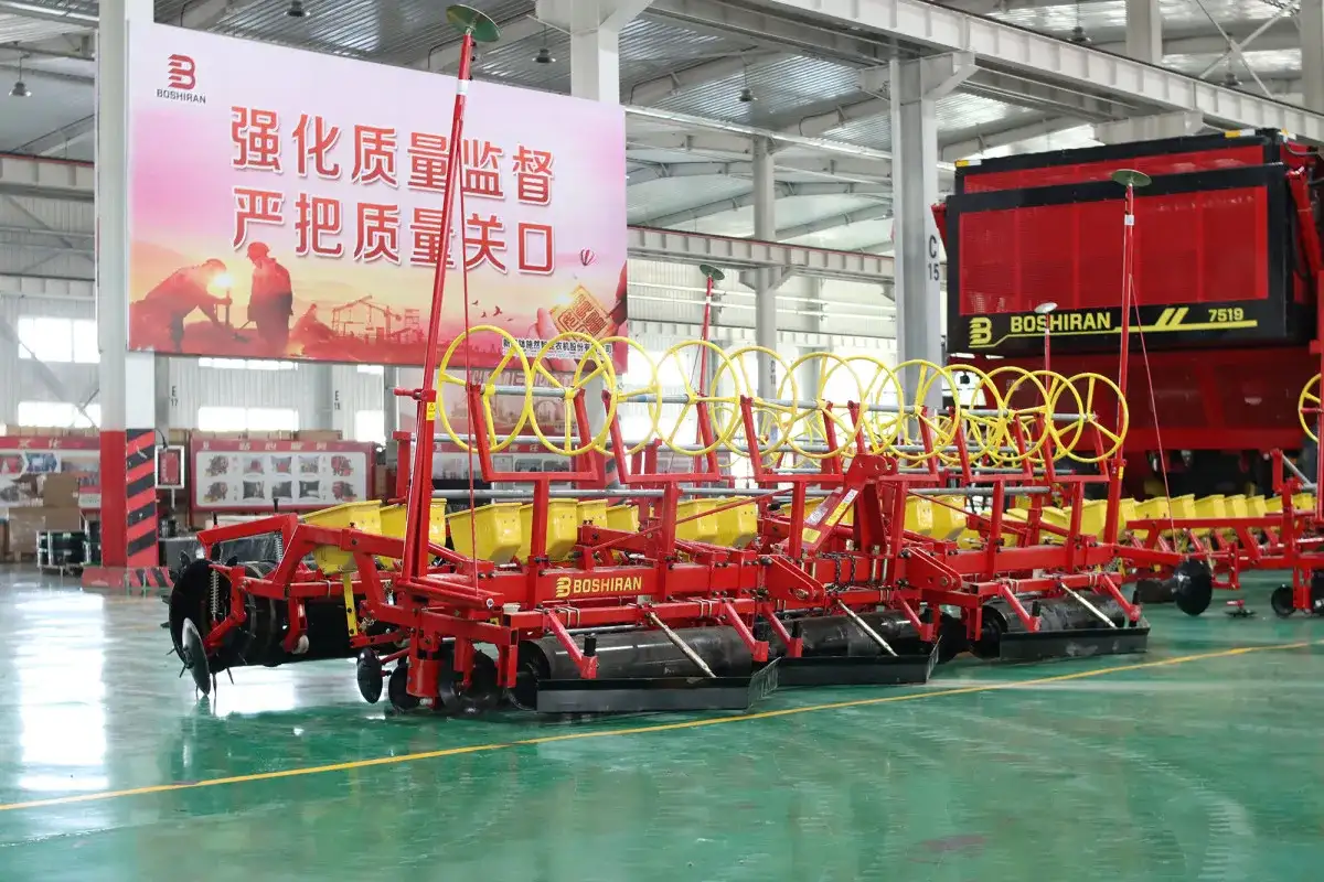 新疆12行机械式精量铺膜播种机