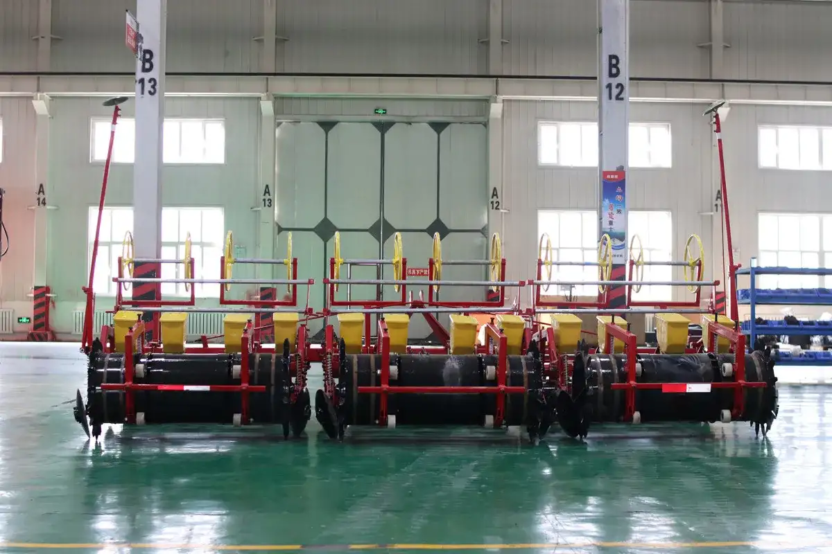 新疆12行机械式精量铺膜播种机