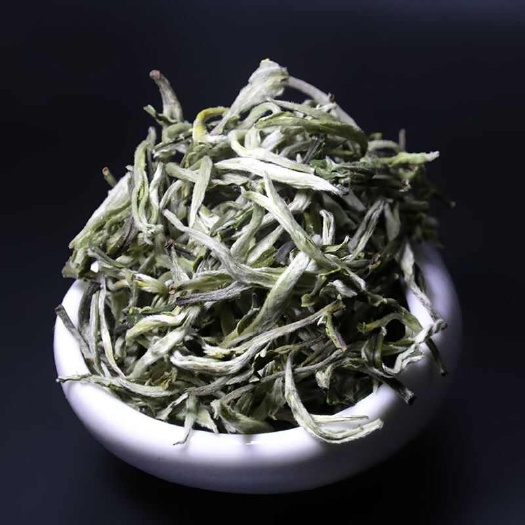 梁河县新茶云南春尖，明前绿茶，烘青绿茶。云南绿茶，罐罐茶，炒青绿茶