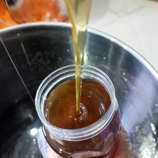 农家土蜂蜜，色泽明亮，味而清香，甜而不腻，老少皆宜