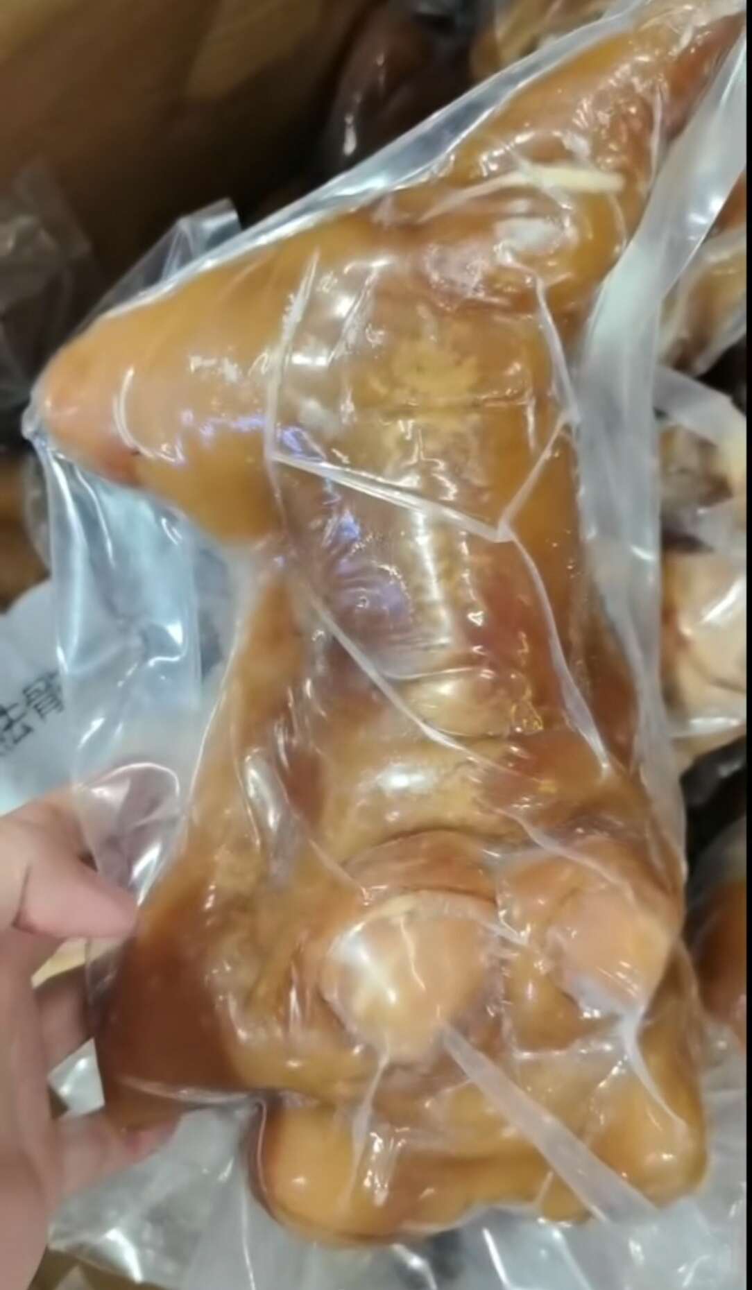 去骨熟牛蹄，不抽筋熟牛蹄，水煮，单个真空包装