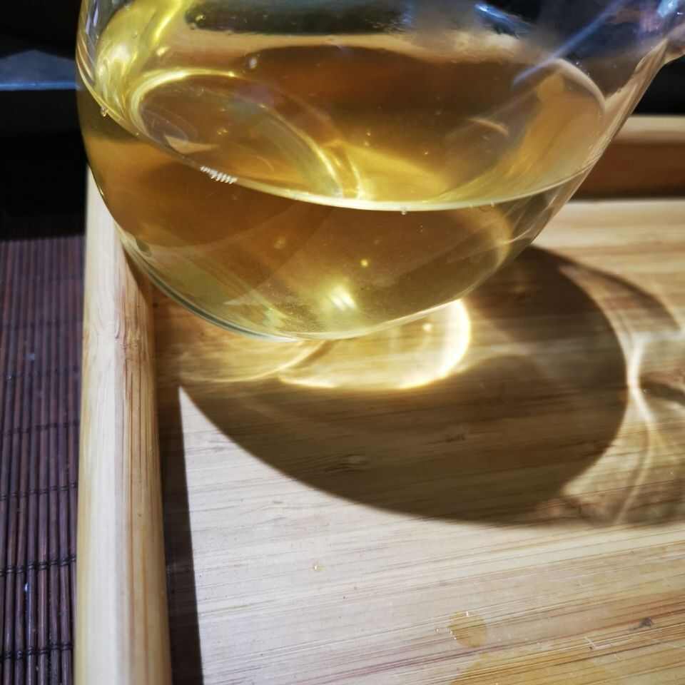 新茶，云南勐海茶区，普洱生散茶，老树绿茶，回甘耐泡，袋装。