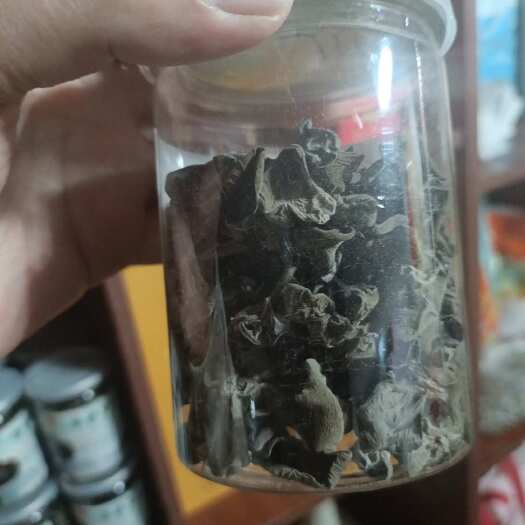 青岛黑木耳，肉厚，清脆爽口，原货，，无农残留。