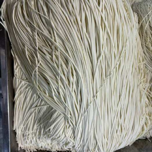 自贡重庆鲜面条，专业加工各种鲜面条，饺子皮，抄手皮，凉面