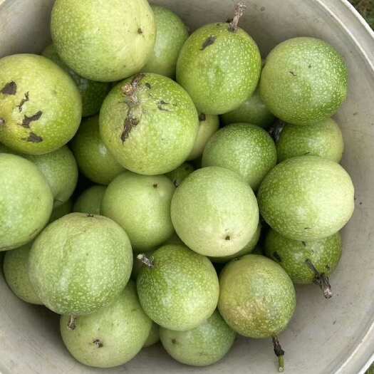 灵山县钦蜜九号百香果大量上市了