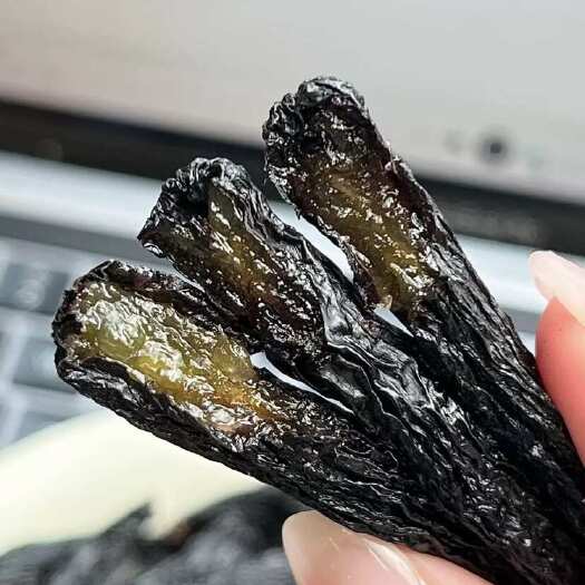 中山市新疆蓝宝石葡萄吐鲁番市特产金手指手指新货黑香妃特大级