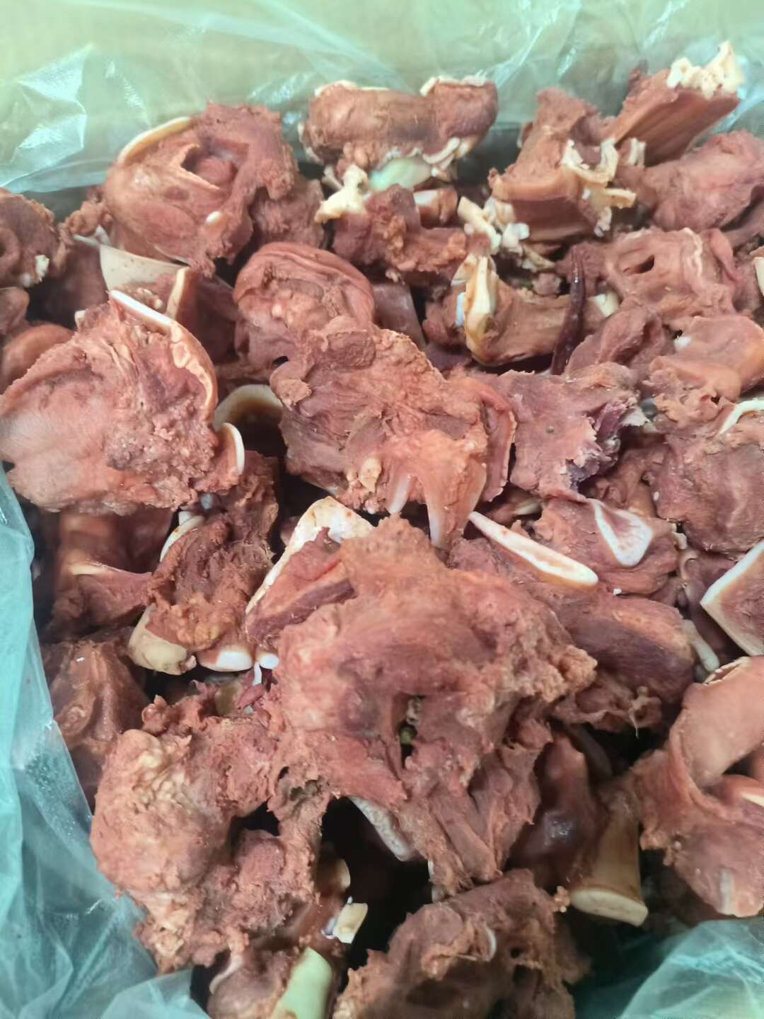 五香牛脆骨肉，十成熟不加淀粉，凉拌小炒合适