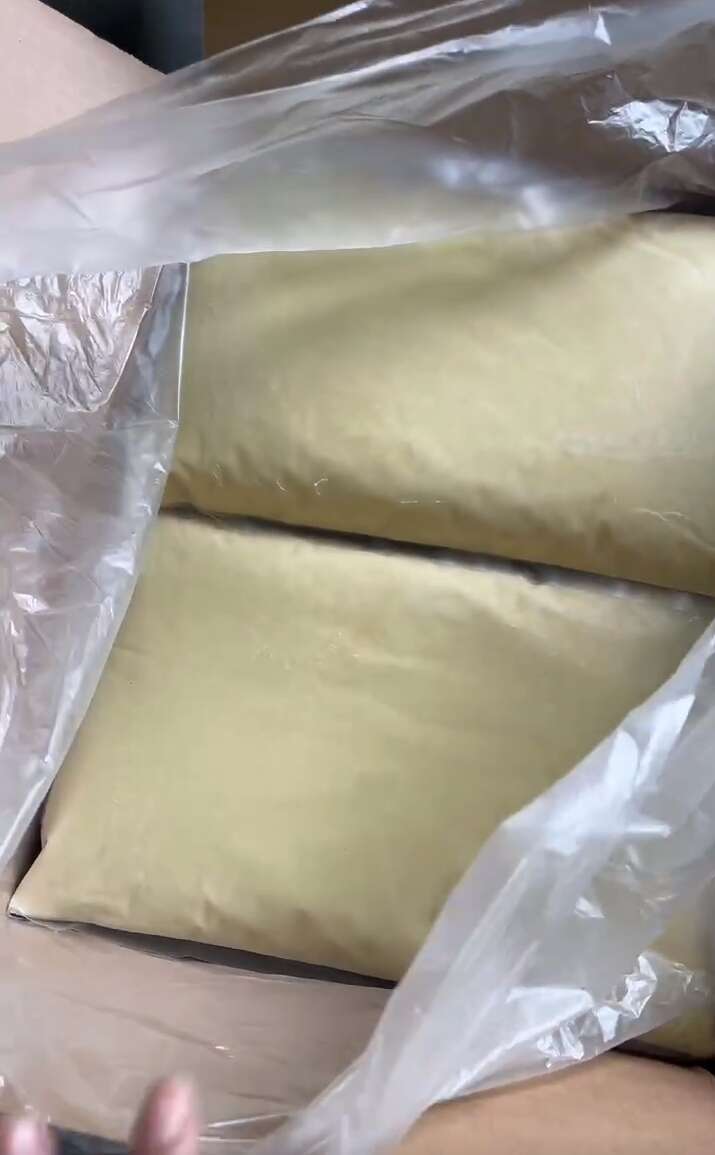 泰国金枕榴莲果泥。榴莲果肉,榴莲泥批发，长期对接自助餐，