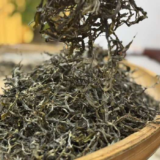 小户赛古树生普散茶：花果蜜香围绕，香在汤中香中带甜，货源充足