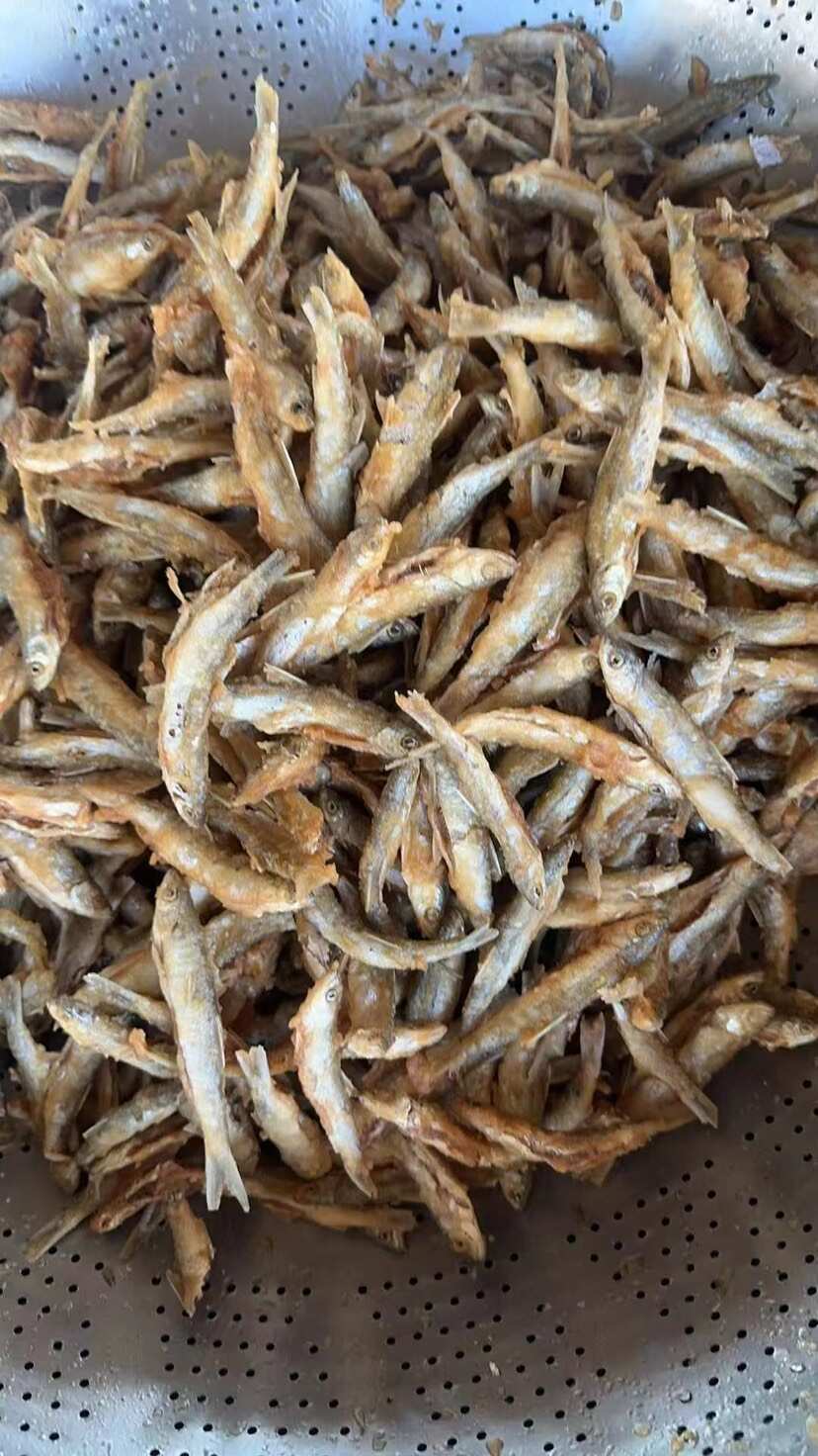 香酥开肚小河鱼 地摊电商批发香酥小河鱼有盐白条鱼干面粉鱼干