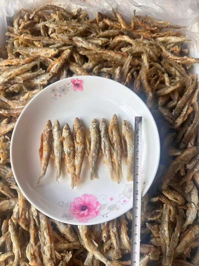 香酥开肚小河鱼 地摊电商批发香酥小河鱼有盐白条鱼干面粉鱼干