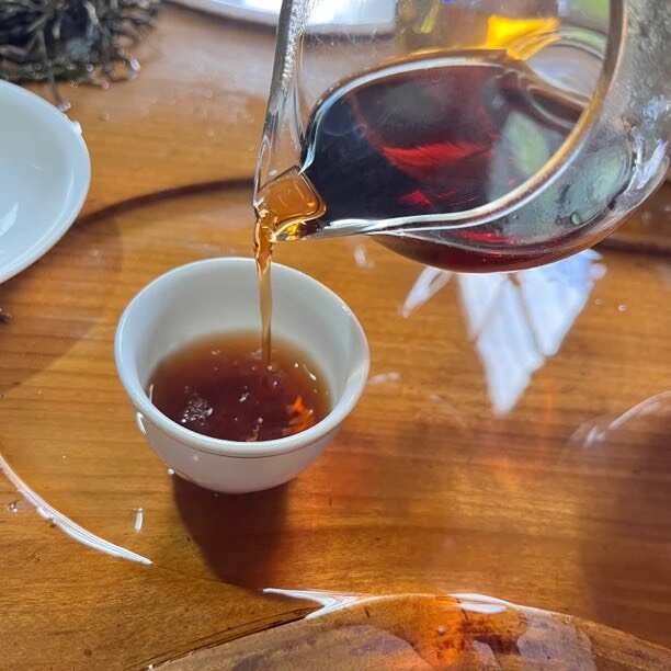 普洱古树熟茶357克饼茶易武乔木原料