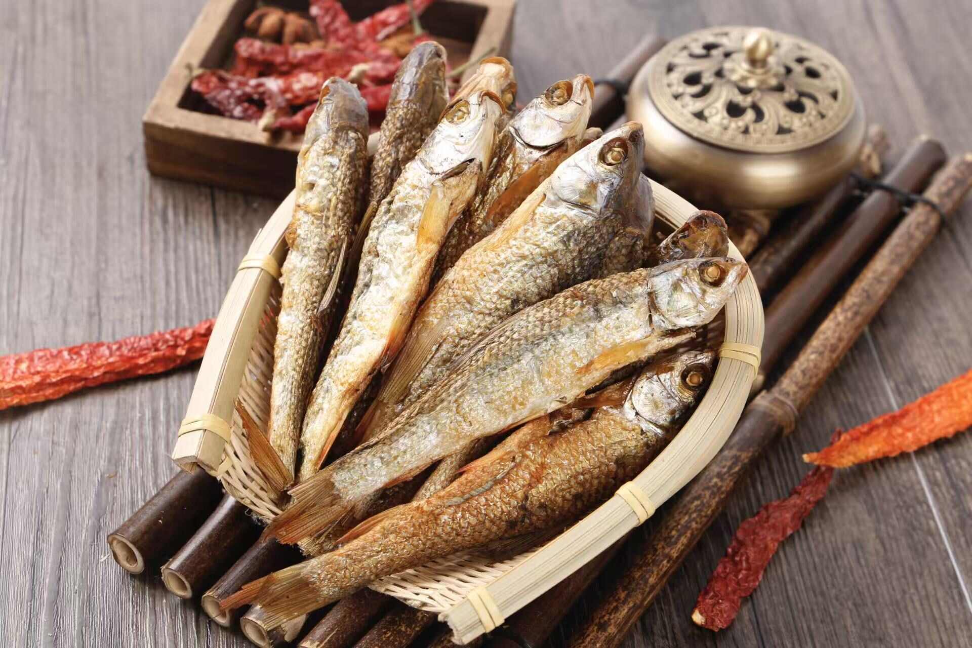魚干湖南煙熏剖肚火焙魚 紅眼睛魚 火焙刁子魚 干魚干貨批發(fā)
