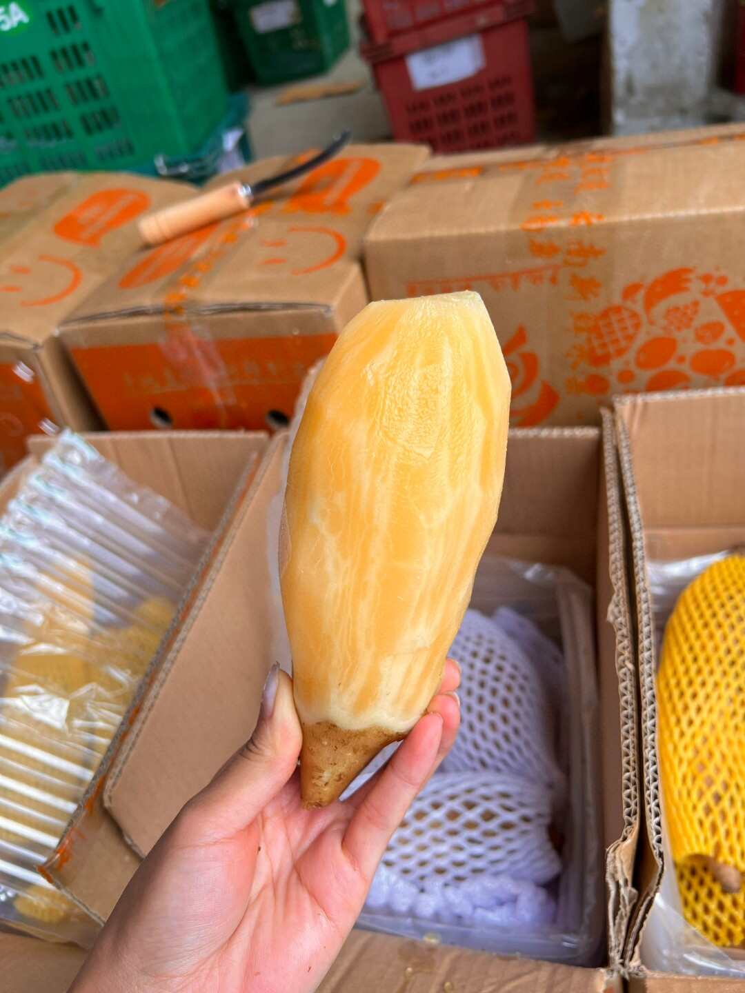 云南天山雪莲果爽脆香甜香味浓郁自然生长，皮薄易剔