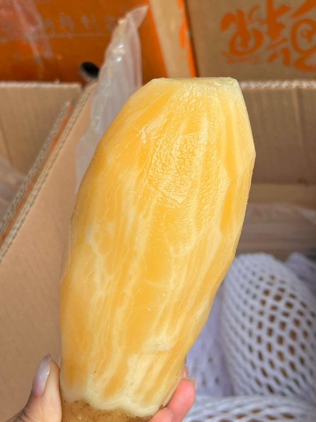 云南天山雪莲果爽脆香甜香味浓郁自然生长，皮薄易剔