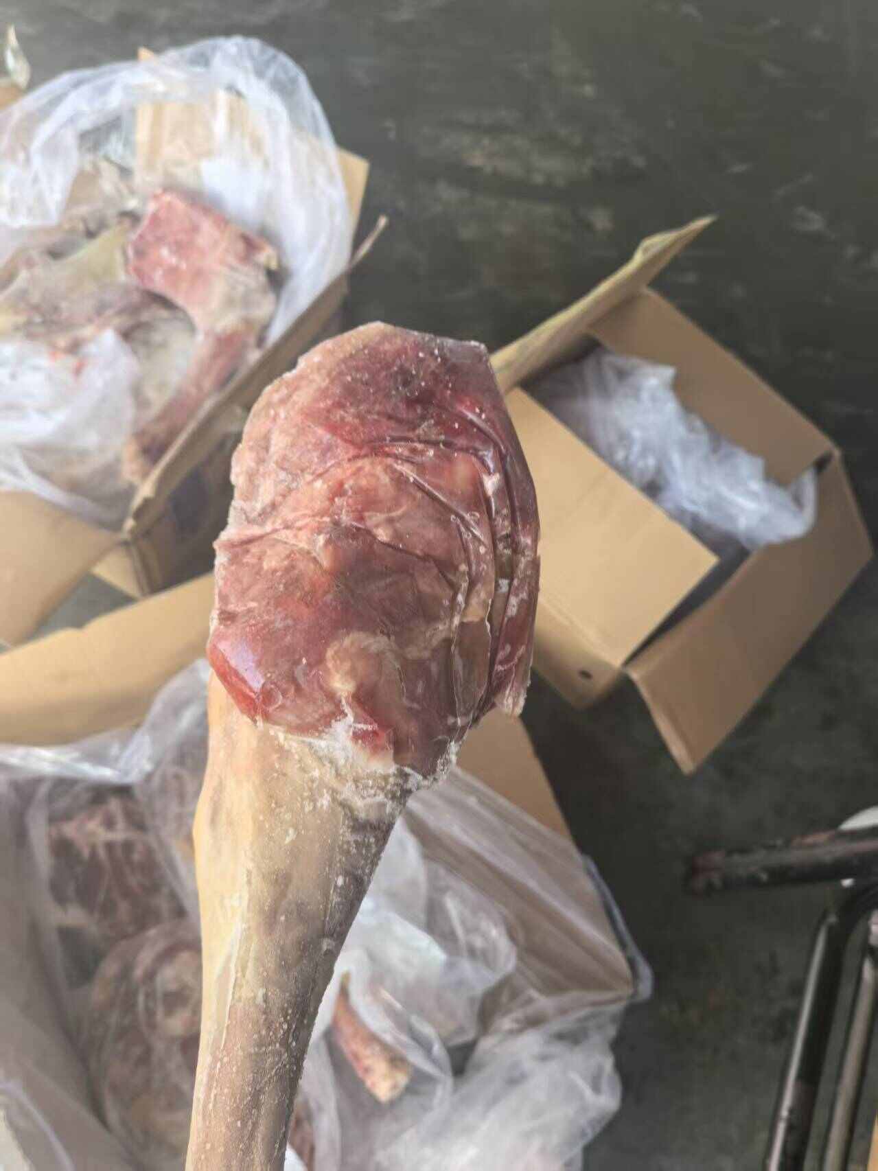 带皮羊腿