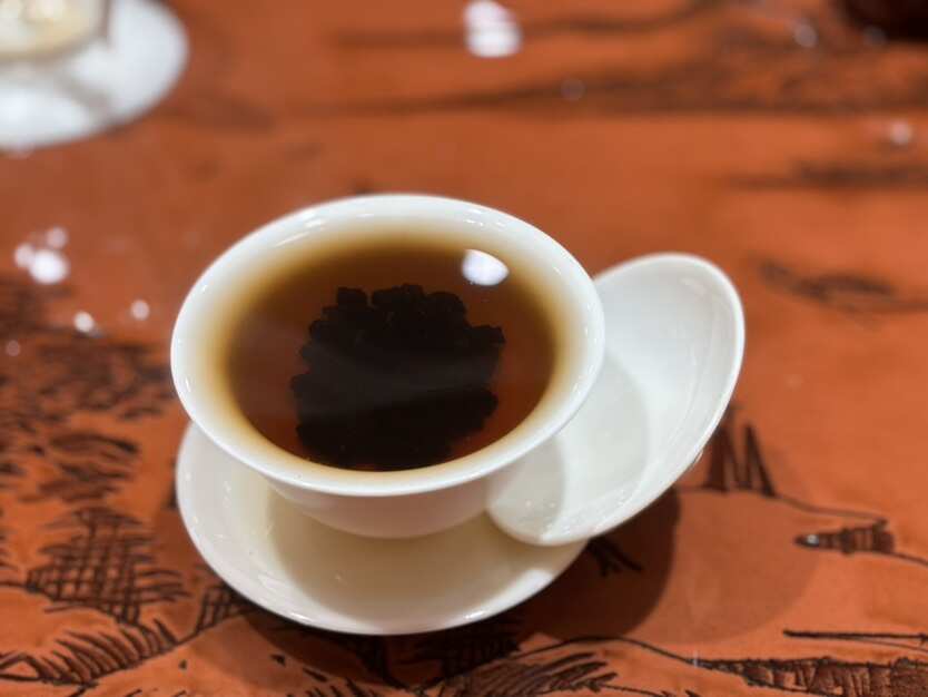 碎银子茶：糯米香，香高，汤厚绵滑，粘稠饱满、回甘生津明显