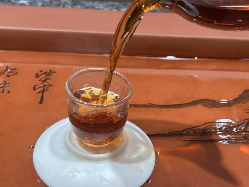 碎银子茶：糯米香，香高，汤厚绵滑，粘稠饱满、回甘生津明显