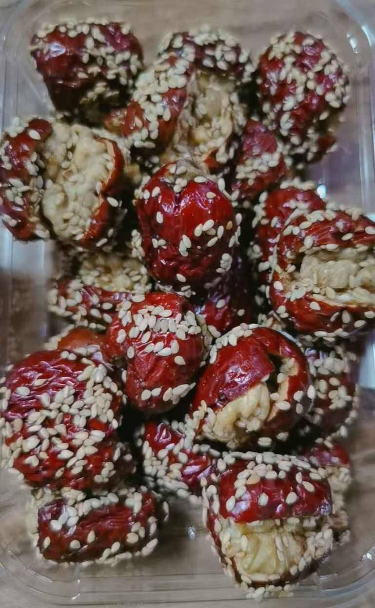 蜂蜜大枣夹核桃加芝麻208g盒装新疆红枣夹心核桃仁