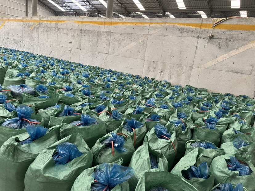 湖北黄贮牛羊马用秸秆饲料玉米秸秆整车发货可开票