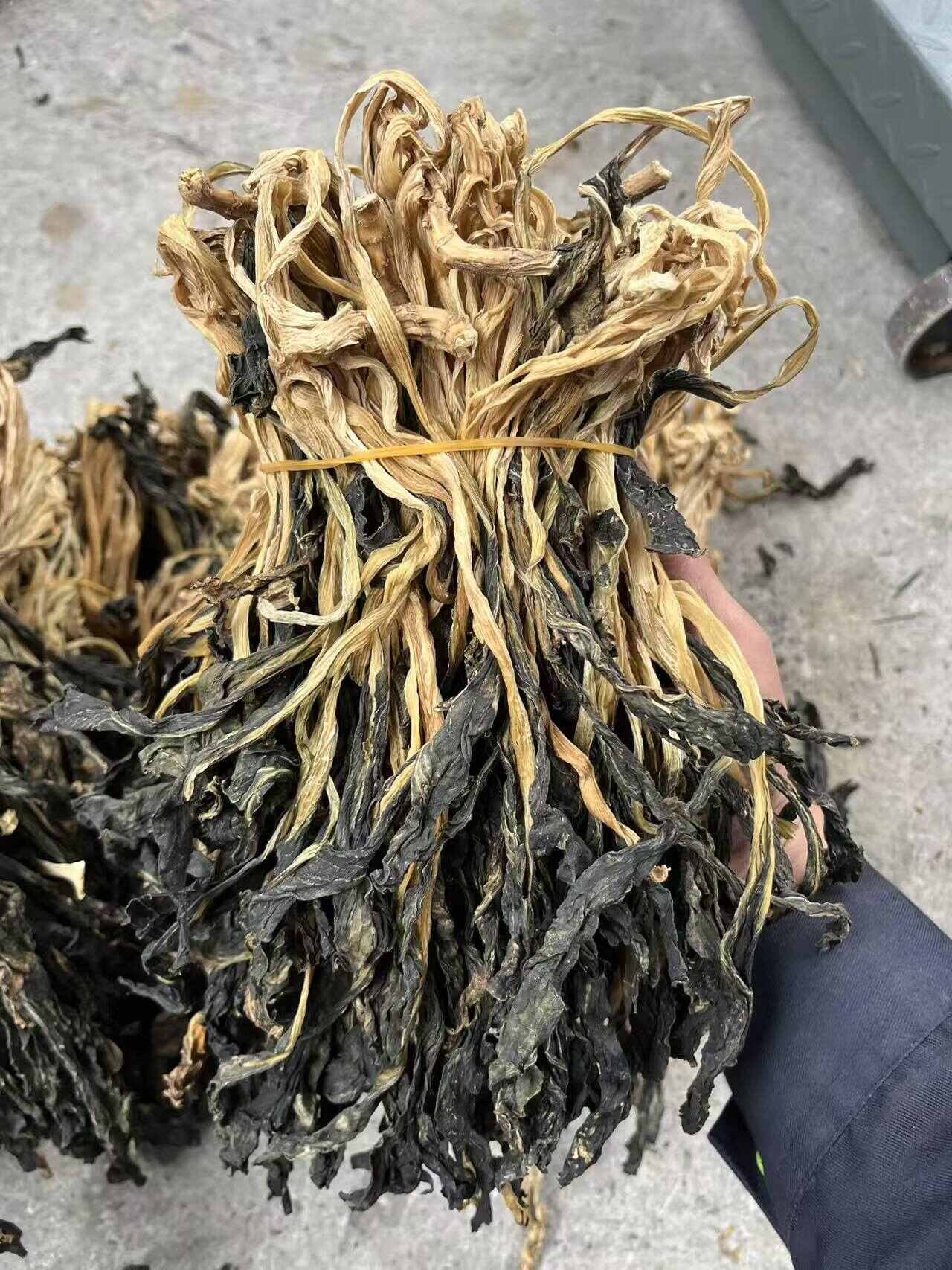 梅干菜  色泽均匀   香味浓郁  干度好